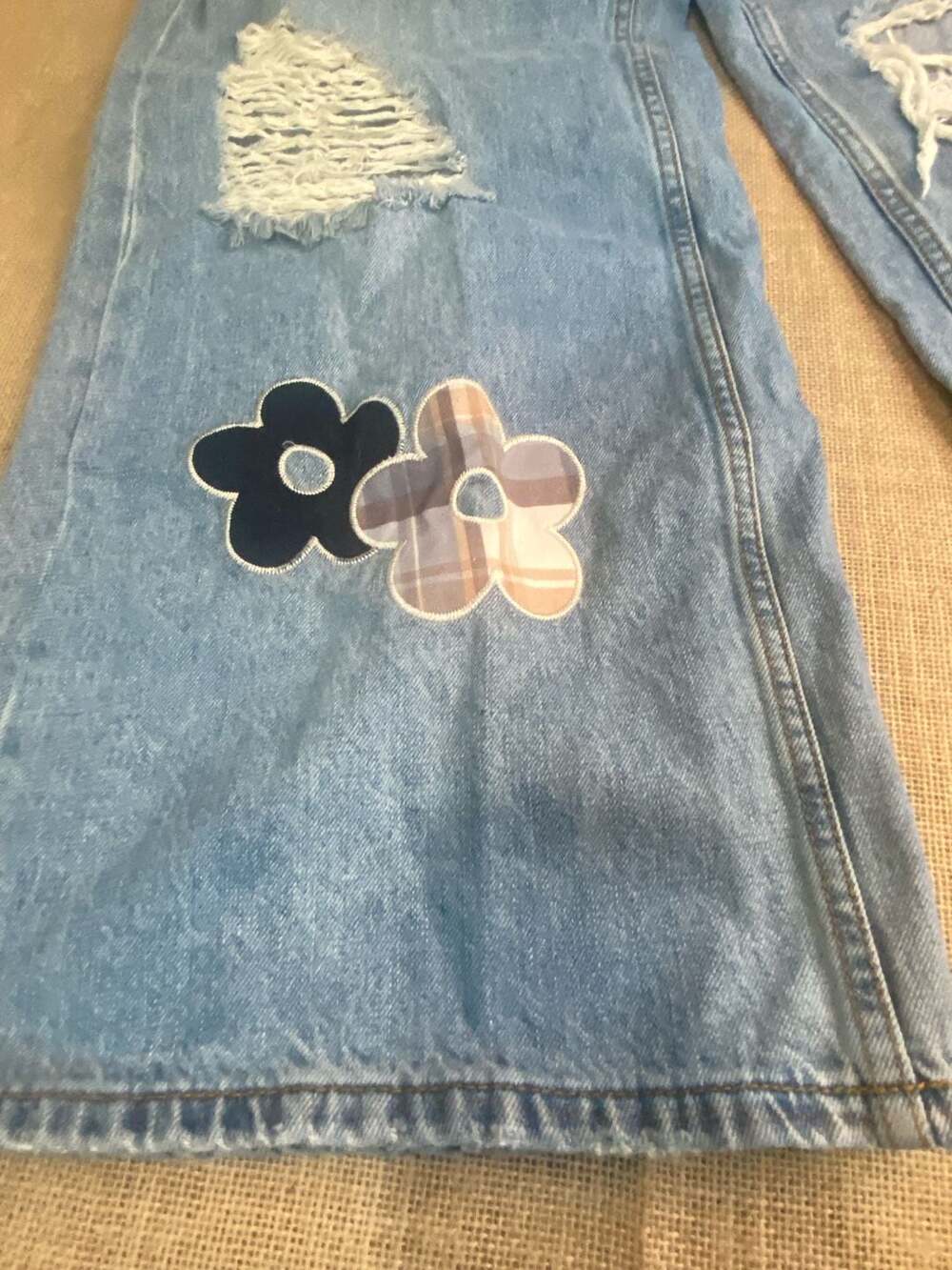 Urban Outfitters BDG Skater Baggy Patchwork Flower Distressed Jeans - Picture 3 of 15